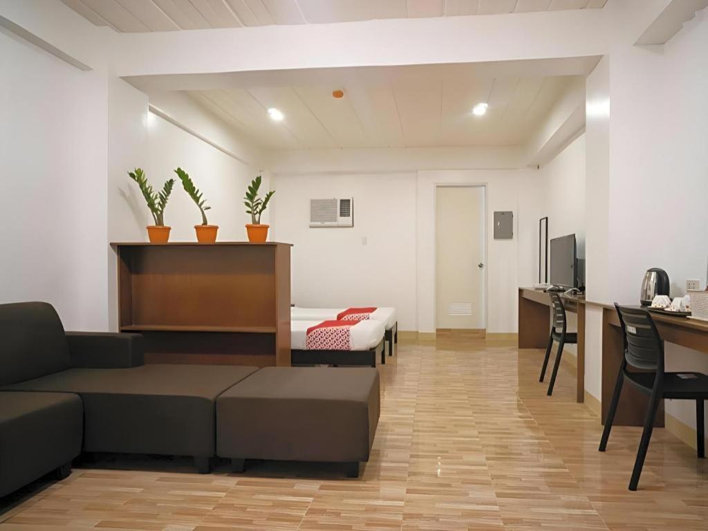 Oyo 150 Davao Airport View Hotel Exteriör bild